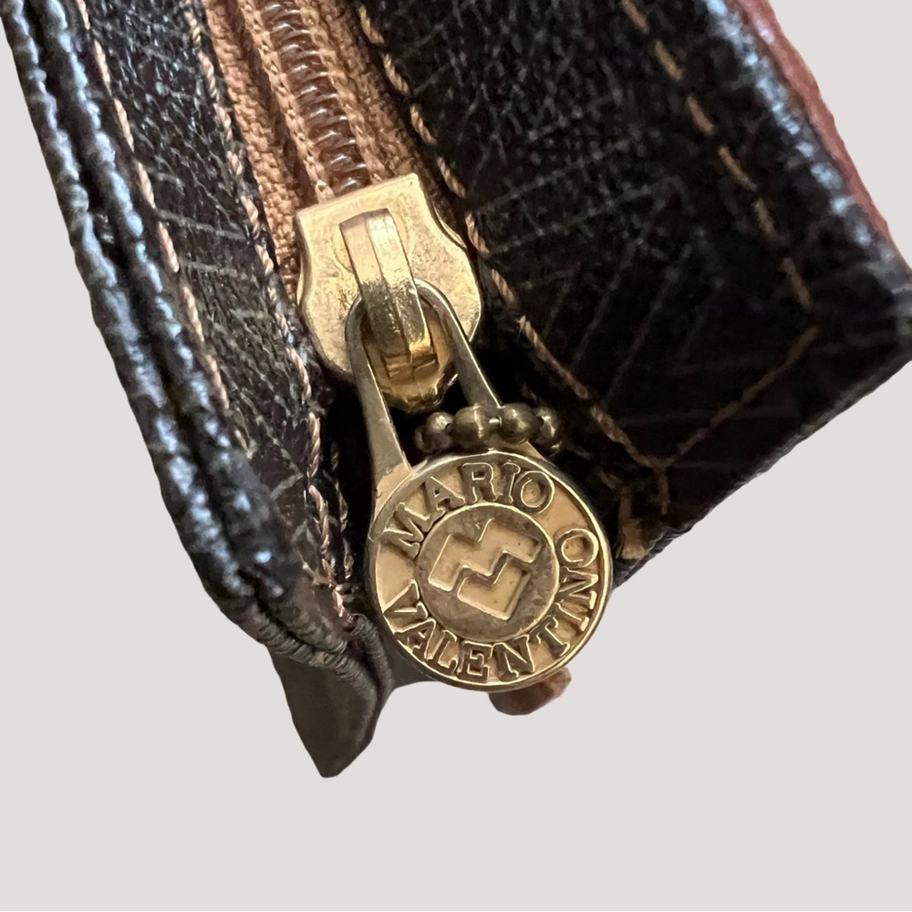 1980’s Vintage Mario Valentino Black and Tan Leather Clutch Bag - Picture 8 of 15